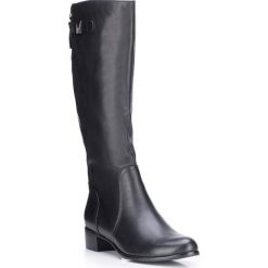 Buty damskie. Czarne kozaki damskie Wittchen, na co dzień, ze skóry, klasyczne, na wysokim obcasie, na obcasie, na klamry. W wyprzedaży za 399,92 zł.