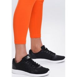 Czarne Buty Sportowe Everybody Run!. Czarne buty sportowe damskie Renee, bez wzorów, sportowe. Za 69,99 zł.