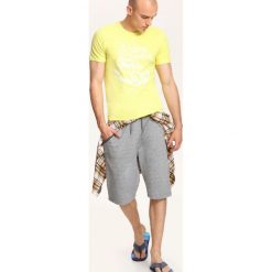 T-shirty męskie: T-SHIRT KRÓTKI RĘKAW MĘSKI Z NADRUKIEM
