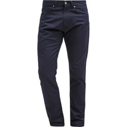 Chinosy męskie: Carhartt WIP VICIOUS PANT LAMAR Spodnie materiałowe navy