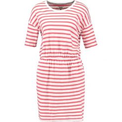 Sukienki: Tommy Jeans STRIPE TEE DRESS Sukienka z dżerseju spiced coral/bright white