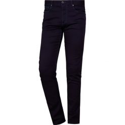 Emporio Armani Jeansy Slim Fit denim blu. Szare jeansy męskie relaxed fit marki Emporio Armani, l, z bawełny, z kapturem. Za 589,00 zł.