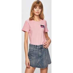 Pinko - Top. Różowe bluzki damskie Pinko, s, z aplikacjami, z bawełny, z okrągłym kołnierzem. W wyprzedaży za 239,90 zł.