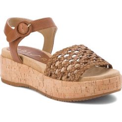 Sandały UNISA - Balcon 18 St Walnut. Pomarańczowe klapki damskie Unisa, bez wzorów, ze skóry ekologicznej, bez obcasa. W wyprzedaży za 269,00 zł.