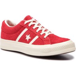 Sneakersy CONVERSE - One Star Academy Ox 163270C Enamel Red/Egret/Egret. Czerwone półbuty damskie Converse, bez zapięcia. W wyprzedaży za 279,00 zł.