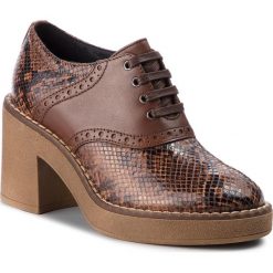 Półbuty GEOX - D Adrya M. A D849UA 04143 C0013 Brown. Pomarańczowe półbuty damskie Geox, bez wzorów, ze skóry ekologicznej, eleganckie, bez obcasa, na obcasie, bez zapięcia. W wyprzedaży za 389,00 zł.