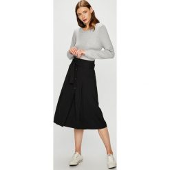 Trussardi Jeans - Spódnica. Czarne spódniczki jeansowe marki Trussardi Jeans, z podwyższonym stanem, midi. W wyprzedaży za 479,90 zł.