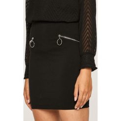 Tally Weijl - Spódnica. Czarne spódniczki damskie TALLY WEIJL, na co dzień, s, bez wzorów, z elastanu, casualowe, mini, ołówkowe. W wyprzedaży za 49,90 zł.