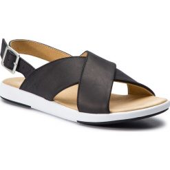 Sandały EMU AUSTRALIA - Millicent W11934 Black/Noir. Czarne klapki damskie EMU Australia, bez wzorów, ze skóry, bez obcasa. W wyprzedaży za 299,00 zł.