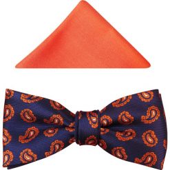 Granatowa mucha męska - pomarańczowy paisley A32. Pomarańczowe muszki męskie Modini Moda Męska, na co dzień, bez wzorów, z tkaniny, eleganckie. Za 49,50 zł.