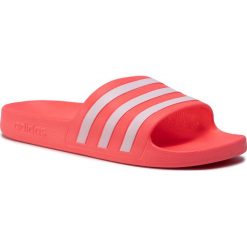 Klapki adidas - adilette Aqua FW4292 Signal Pink/Cloud White/Signal Pink. Różowe klapki damskie Adidas, bez wzorów, z tworzywa sztucznego, bez obcasa. Za 79,00 zł.