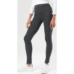 Ciemnoszare Legginsy Kallimei. Szare legginsy damskie Born2be, xl, bez wzorów. Za 59,99 zł.