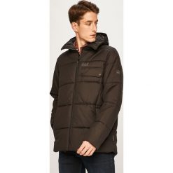 Jack Wolfskin - Kurtka. Żółte płaszcze męskie Jack Wolfskin, s, bez wzorów, z poliesteru, krótkie, z kapturem. W wyprzedaży za 499,90 zł.
