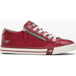Sneakersy Mustang bonprix czerwony. Czerwone buty sportowe damskie bonprix, z aplikacjami, sportowe. Za 189,99 zł.