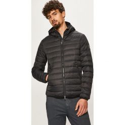 EA7 Emporio Armani - Kurtka puchowa. Niebieskie płaszcze męskie EA7 Emporio Armani, s, bez wzorów, z poliesteru, krótkie, z kapturem. W wyprzedaży za 999,90 zł.