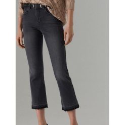 Jeansy cropped kick flare - Szary. Szare jeansy damskie Mohito. W wyprzedaży za 29,99 zł.