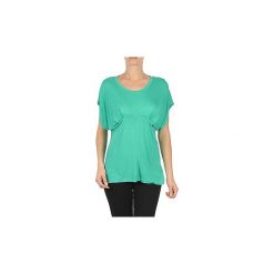 T-shirty z krótkim rękawem Volcom SIMPLE STONE YOKE TEE. Zielone t-shirty damskie marki Volcom, xs, bez wzorów, bez kołnierzyka. Za 119,20 zł.