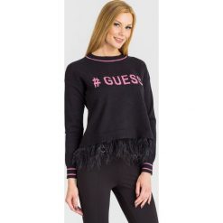 SWETER ISOTTA Guess. Czarne swetry damskie Guess, xs, z aplikacjami, z dzianiny, bez rękawów, bez kaptura. Za 252,45 zł.