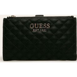 Guess Jeans - Portfel. Czarne portfele damskie Guess Jeans, z aplikacjami, z poliesteru. Za 289,90 zł.
