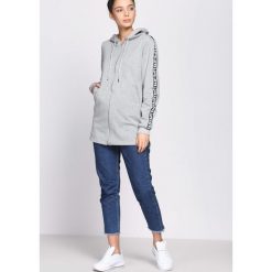 Jasnoszara Bluza Rhythm. Szare bluzy sportowe damskie Born2be, l. Za 69,99 zł.
