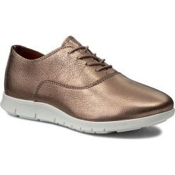 Półbuty TOMMY HILFIGER - Miro 1Z FW0FW00900 Rose Gold 703. Żółte półbuty damskie skórzane TOMMY HILFIGER, na płaskiej podeszwie. W wyprzedaży za 339,00 zł.
