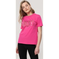 Fuksjowy T-shirt Sustainability. Koszule damskie Born2be, s, z nadrukiem, z okrągłym kołnierzem. Za 79,99 zł.