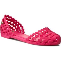 Sandały MEL BY MELISSA - Mel Sweetie Sp Ad 32143 Pink 01665. Różowe klapki damskie marki Mel by Melissa, bez wzorów, z tworzywa sztucznego, bez obcasa, na obcasie. W wyprzedaży za 129,00 zł.