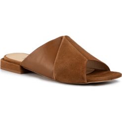 Klapki Furla Fold 1050395 S YC57 MJ0. Pomarańczowe klapki damskie Furla, bez wzorów, bez obcasa. W wyprzedaży za 529,00 zł.