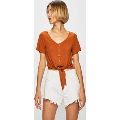 Only - Top. Białe bluzki damskie ONLY, s, bez wzorów, z elastanu, bez kołnierzyka. W wyprzedaży za 49,90 zł.