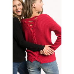 Sweter z wiązaniem na plecach. Czerwone swetry oversize damskie Orsay, xs, z bawełny. Za 79,99 zł.