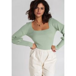 Miętowy Sweter Izabelle. Zielone swetry damskie Renee, s, bez wzorów, z dzianiny, casualowe, z długim rękawem, długie, bez kaptura. Za 99,99 zł.