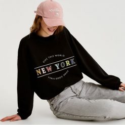 Bluzy damskie: Bluza z kolorowym napisem