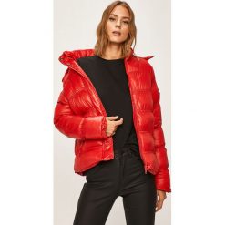 Answear - Kurtka. Czarne kurtki damskie ANSWEAR, s, bez wzorów, z poliesteru, krótkie. W wyprzedaży za 159,90 zł.