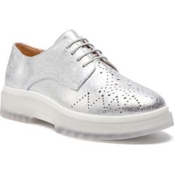 Oxfordy GEOX - D Myluse C D929WC 000VI C1007 Silver. Szare półbuty damskie Geox, bez obcasa, na obcasie, bez zapięcia. W wyprzedaży za 339,00 zł.