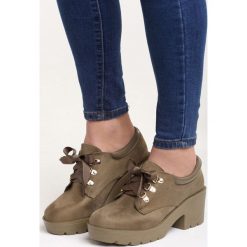 Khaki Półbuty Own the Night. Brązowe półbuty damskie Born2be, bez wzorów, ze skóry, z okrągłym noskiem, bez obcasa, na platformie, na sznurówki. Za 79,99 zł.