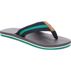 Japonki TOMMY HILFIGER - Beach Sandal With Stripes FM0FM01597 Steel Grey 039. Szare klapki męskie TOMMY HILFIGER, bez wzorów, ze skóry. W wyprzedaży za 139,00 zł.