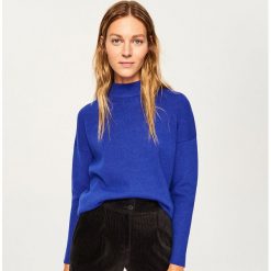 Sweter ze stójką - Niebieski. Niebieskie swetry klasyczne damskie Reserved, l. Za 89,99 zł.