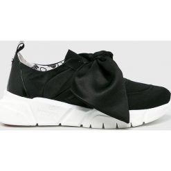 Love Moschino - Buty. Czarne buty sportowe damskie Love Moschino, bez wzorów, ze skóry, sportowe. W wyprzedaży za 649,90 zł.