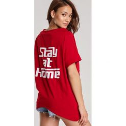 Czerwona Bluza Bordeia. Czerwone bluzy damskie Renee, s, bez wzorów, bez rękawów, bez kaptura. Za 79,99 zł.
