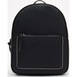 Plecak z kieszenią - Czarny. Czarne plecaki damskie Cropp, bez wzorów. Za 79,99 zł.