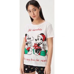 Świąteczna piżama Mickey Mouse - Biały. Białe piżamy damskie Sinsay, xl, z motywem z bajki, bez rękawów. Za 49,99 zł.