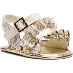 Sandały MICHAEL MICHAEL KORS - Zia Baby Free B290044 Vanilla Gold. Żółte sandały dziewczęce marki MICHAEL Michael Kors, ze skóry ekologicznej, bez zapięcia. Za 319,00 zł.