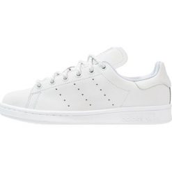 Adidas Originals STAN SMITH Tenisówki i Trampki crystal white/hires red. Białe tenisówki damskie adidas Originals, z materiału. Za 449,00 zł.