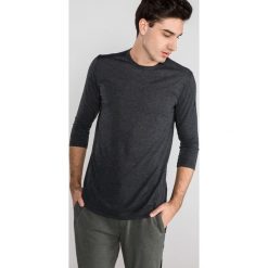 Under Armour Microthread™ Utility Koszulka Szary. Szare koszulki męskie Under Armour, s, bez wzorów, z poliesteru, bez kołnierzyka, z długim rękawem, długie. Za 223,95 zł.