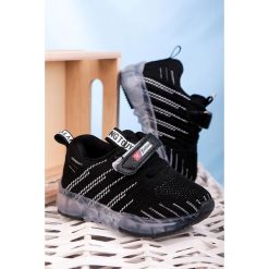 Czarne buty sportowe na rzep casu 204/37m. Czarne buty dziewczęce sportowe Casu, bez wzorów, bez zapięcia. W wyprzedaży za 39,99 zł.