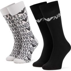 Zestaw 2 par wysokich skarpet męskich EMPORIO ARMANI - 302302 9P284 00911 r.39/46 Bianco/Nero. Czarne skarpetki męskie z elastanu. W wyprzedaży za 89,00 zł.