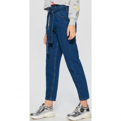 Jeansy high waist z wiązaniem - Granatowy. Niebieskie spodnie z wysokim stanem Cropp, z jeansu. Za 119,99 zł.