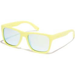 Okulary męskie w kolorze żółto-niebieskim. Żółte okulary przeciwsłoneczne męskie marki Lacoste Sunglasses, z tworzywa sztucznego. W wyprzedaży za 181,95 zł.