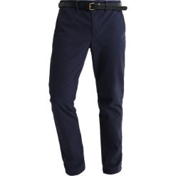 Scotch & Soda STUART IN PEACHED Chinosy night. Niebieskie chinosy męskie Scotch & Soda, z bawełny. Za 389,00 zł.