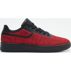Sportowe sneakersy - Czerwony. Czerwone sneakersy męskie Cropp, bez zapięcia. W wyprzedaży za 69,99 zł.